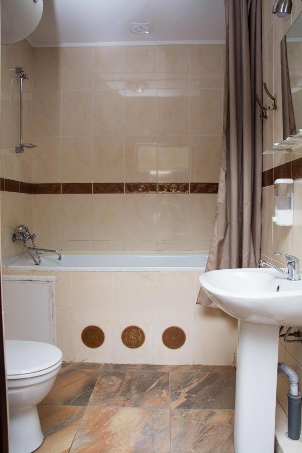 Faraon Hotel Ивано-Франкивск Екстериор снимка