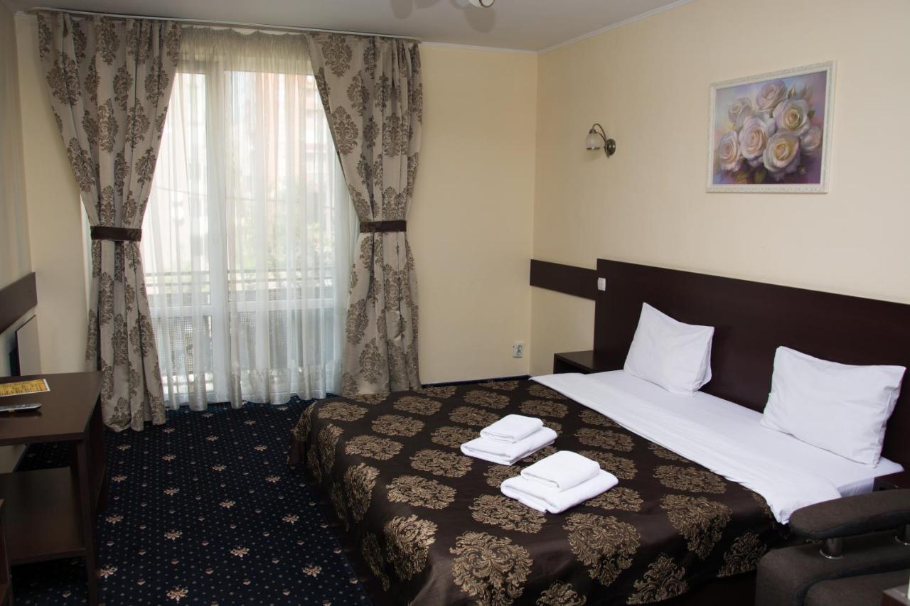 Faraon Hotel Ивано-Франкивск Екстериор снимка