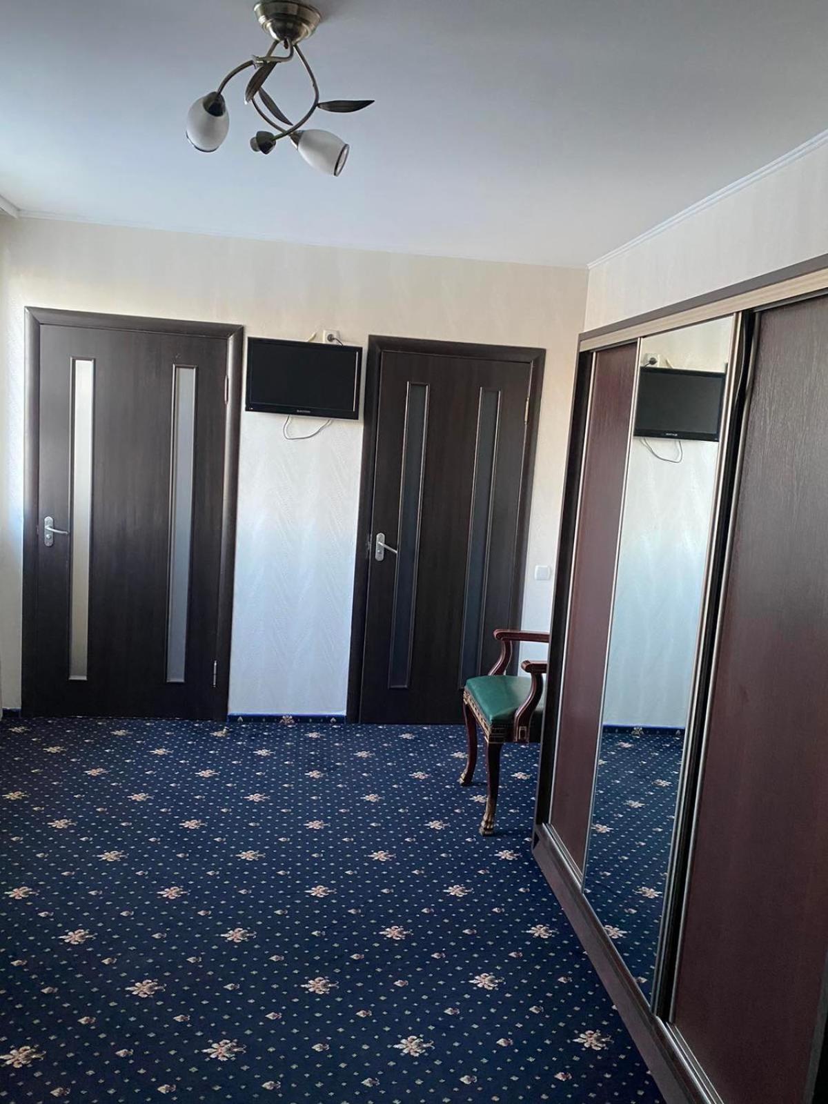 Faraon Hotel Ивано-Франкивск Екстериор снимка